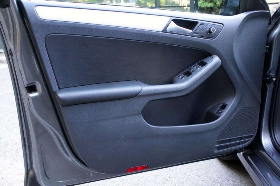  Volkswagen Jetta SE 2014 года  (фото 23 из 32)